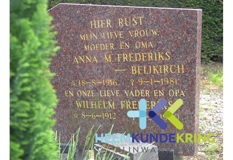 Grafstenen kerkhof Herwen Coll. HKR (336) A.M.Frederiks -Beijkirch & W.Frederiks